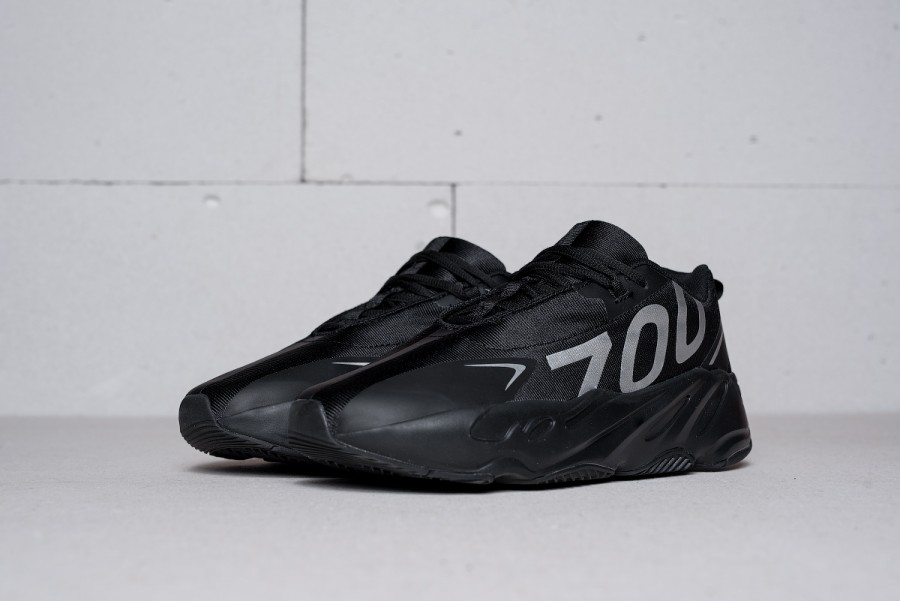 Кроссовки Adidas Yeezy 700