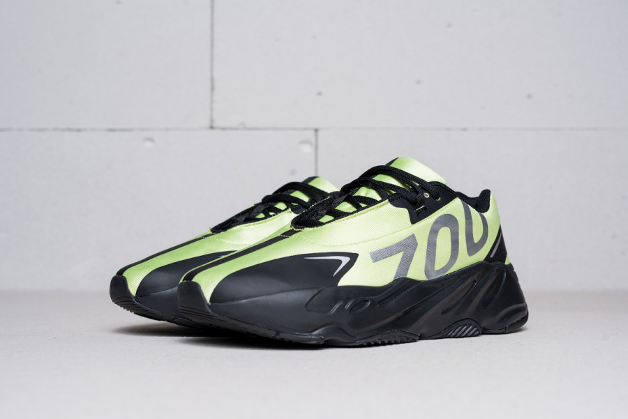 Кроссовки Adidas Yeezy 700