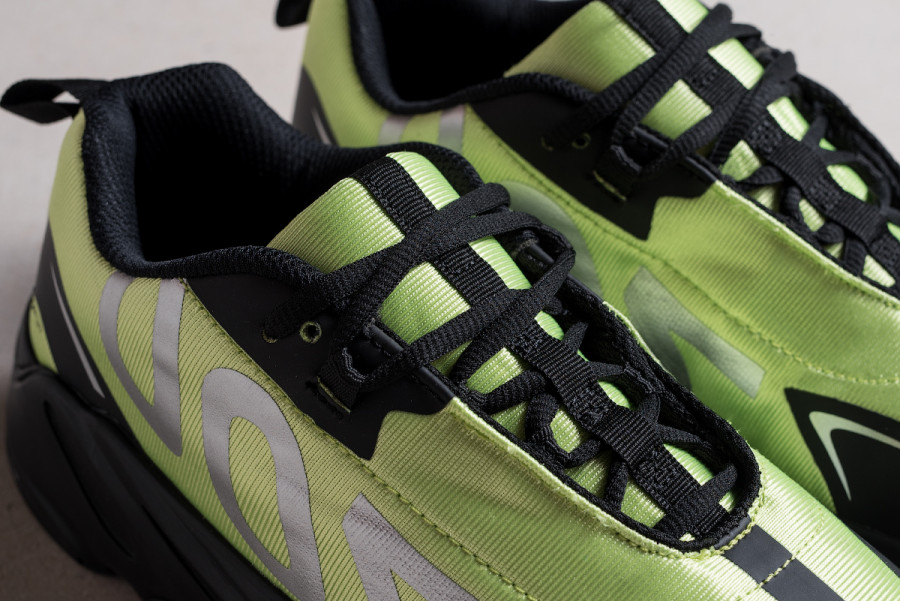 Кроссовки Adidas Yeezy 700