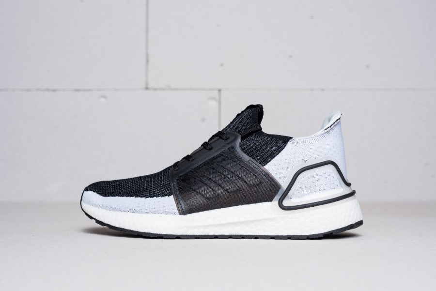 Кроссовки Adidas Ultra Boost 2019