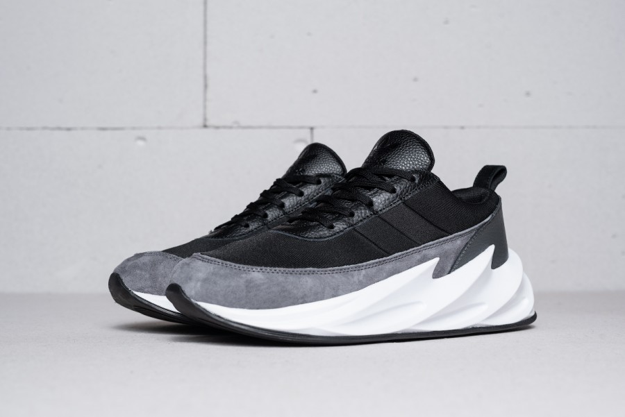 Кроссовки Adidas SHARKS