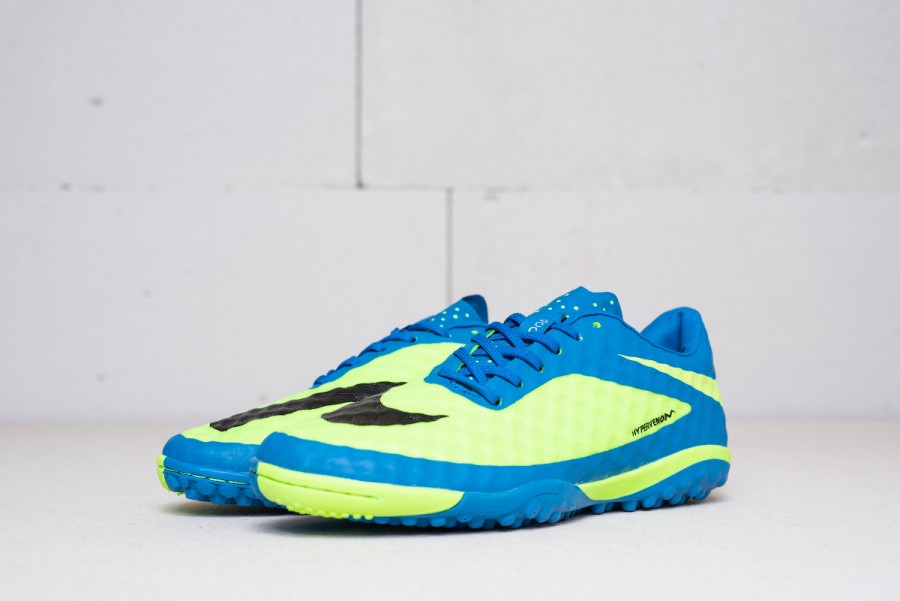 Футбольная обувь Nike HyperVenom Phantom TF