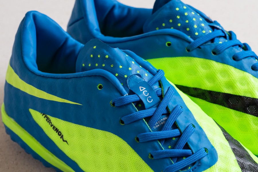 Футбольная обувь Nike HyperVenom Phantom TF