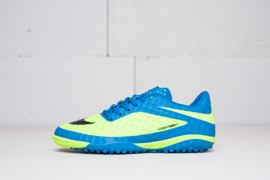Футбольная обувь Nike HyperVenom Phantom TF