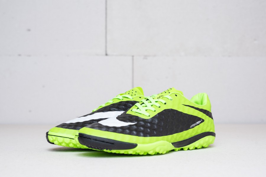 Футбольная обувь Nike HyperVenom Phantom TF