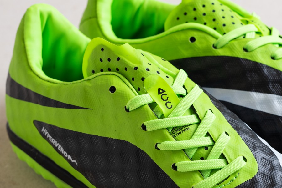 Футбольная обувь Nike HyperVenom Phantom TF