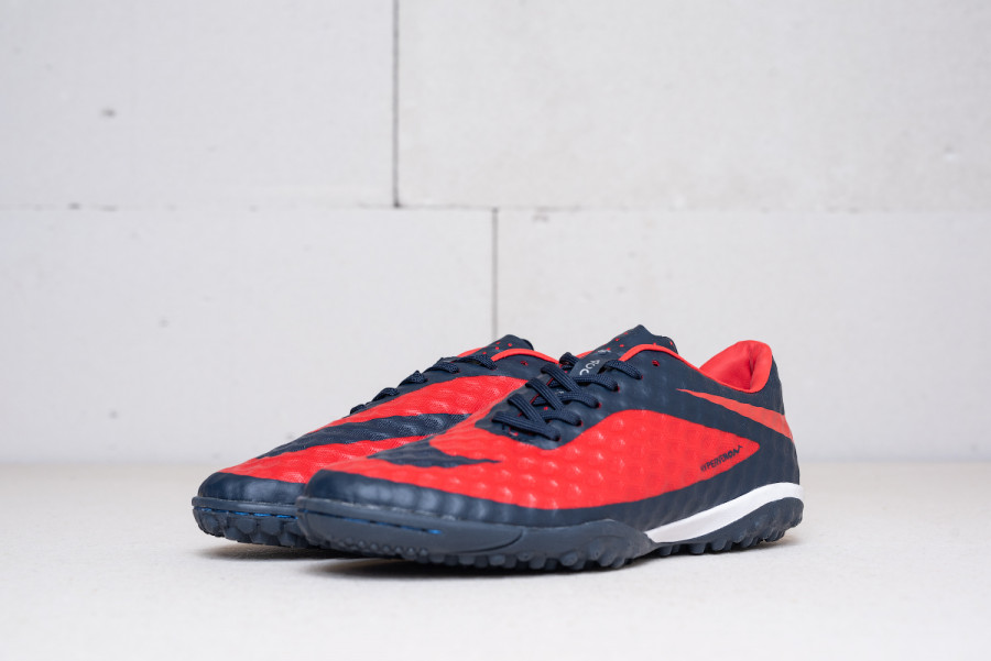 Футбольная обувь Nike HyperVenom Phantom TF