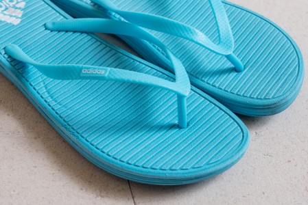 Сланцы Adidas