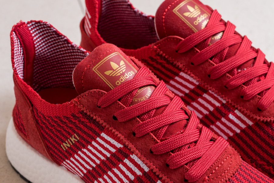 Кроссовки Adidas Iniki Runner Boost Primeknit