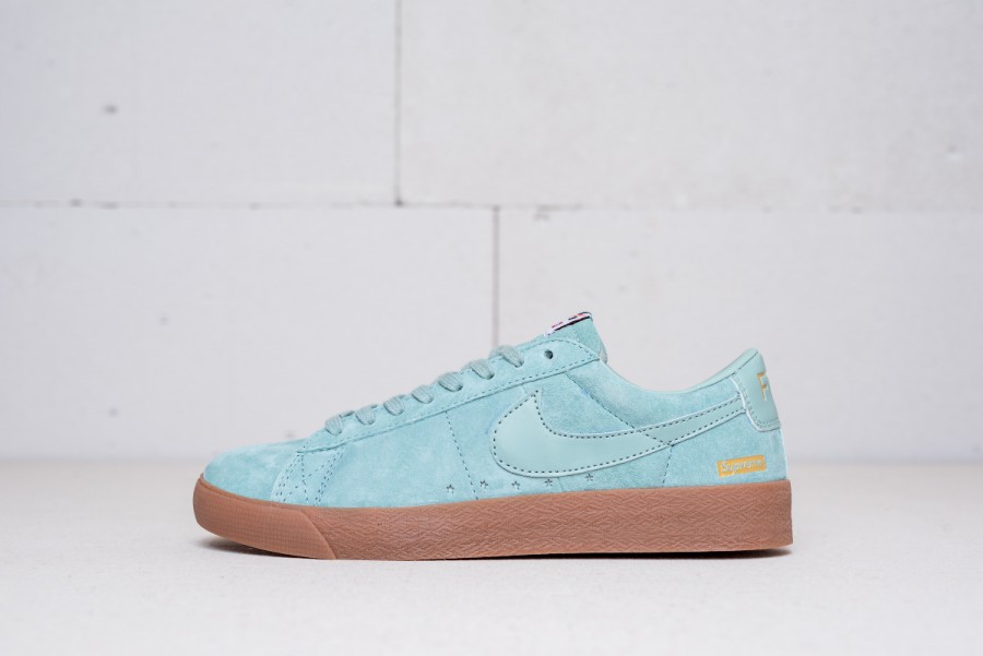 Кроссовки Nike SB Blazer Low GT x Supreme