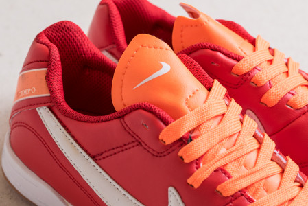 Футбольная обувь Nike Tiempo IC