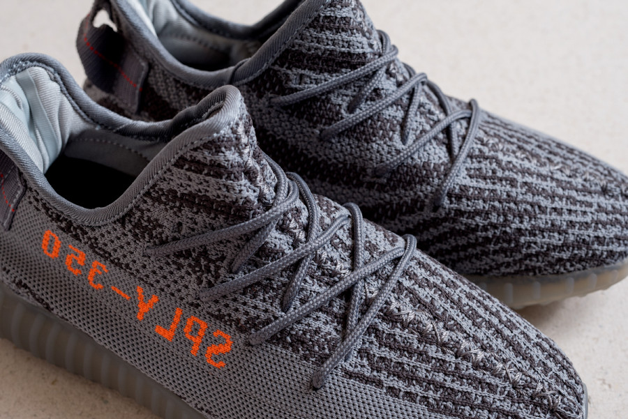 Кроссовки Adidas Yeezy 350 V2 boost