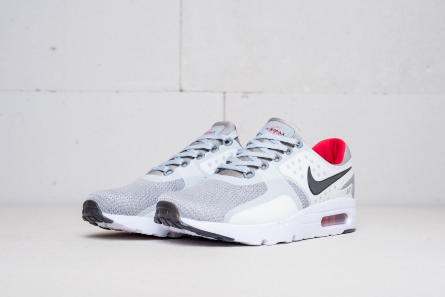 Кроссовки Nike Air Max Zero