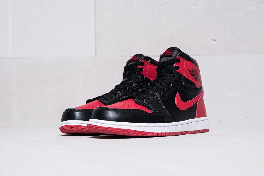 Кроссовки Air Jordan 1 Retro