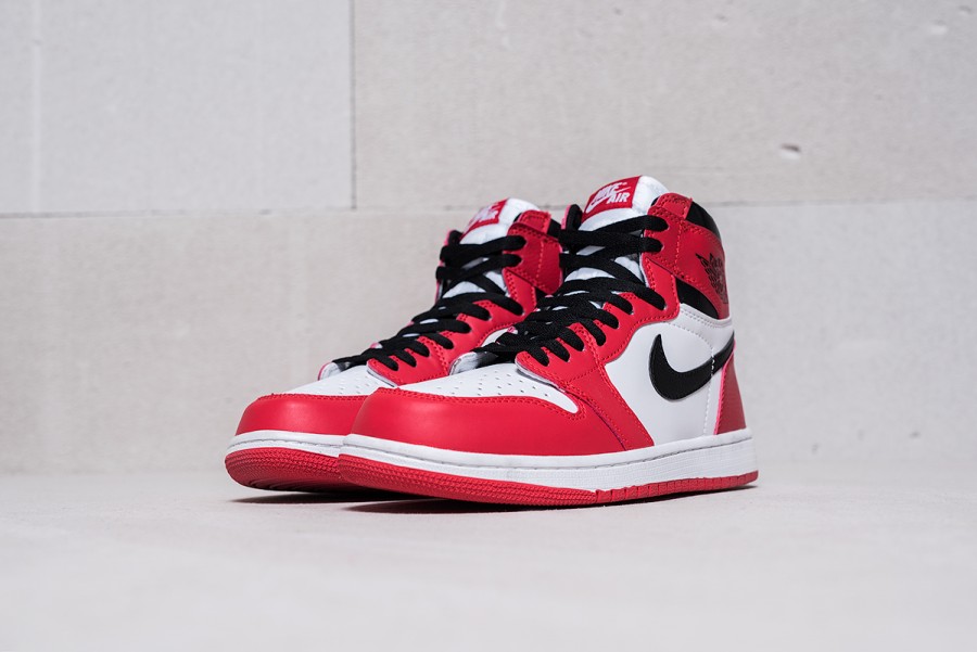 Кроссовки Air Jordan 1 Retro