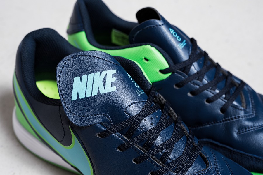 Футбольная обувь Nike Tiempo Mystic V IC