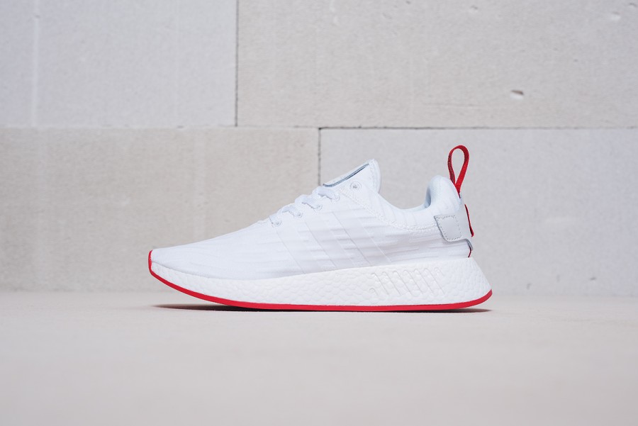 Кроссовки Adidas NMD R2 Primeknit