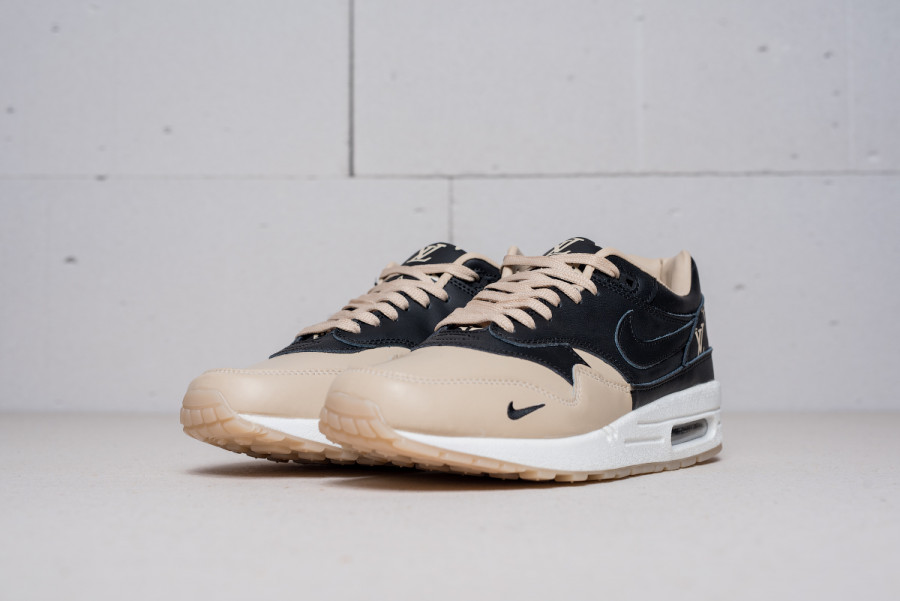 Кроссовки Nike Air Max 1
