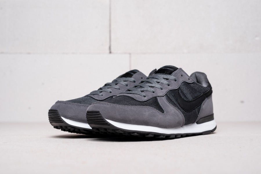 Кроссовки Nike Internationalist