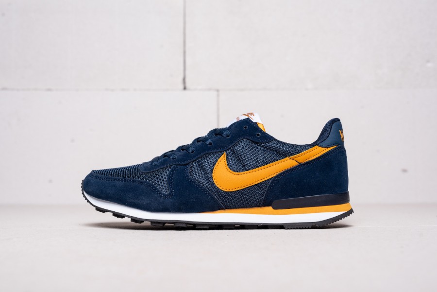 Кроссовки Nike Internationalist