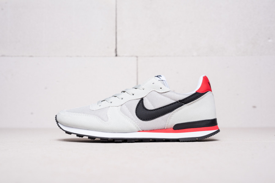 Кроссовки Nike Internationalist