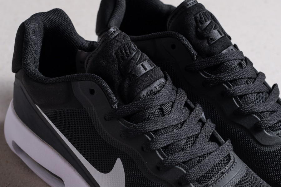 Кроссовки Nike Air Max Thea