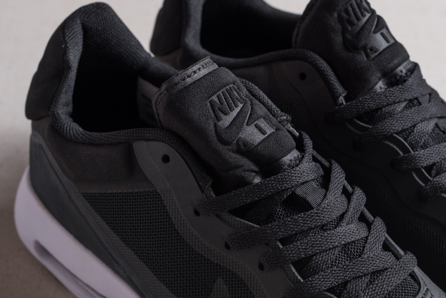 Кроссовки Nike Air Max Thea
