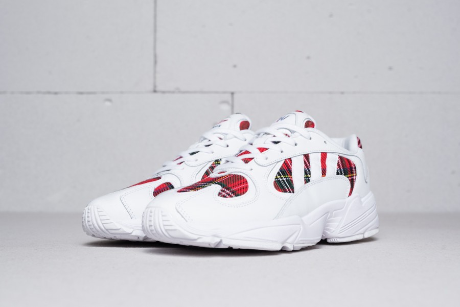 Кроссовки Adidas Yung