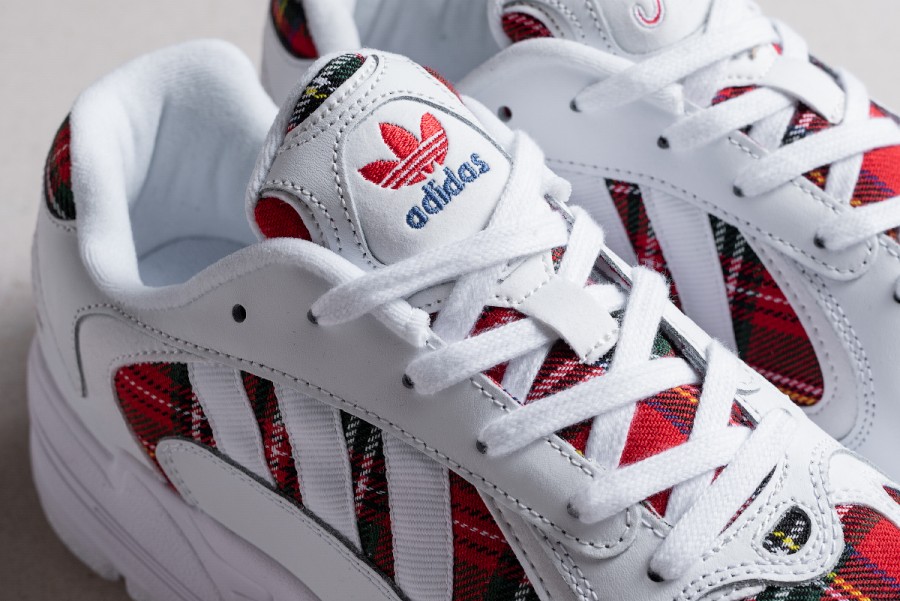 Кроссовки Adidas Yung