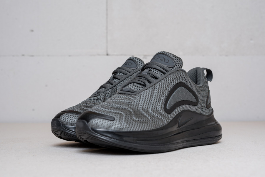 Кроссовки Nike Air Max 720