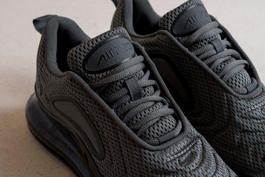 Кроссовки Nike Air Max 720