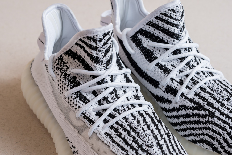 Кроссовки Adidas Yeezy 350 V2