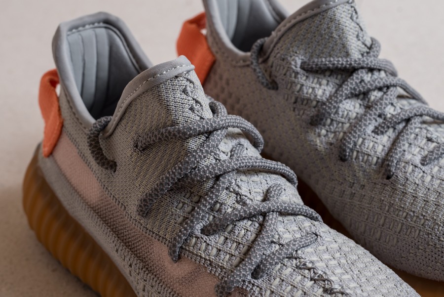 Кроссовки Adidas Yeezy 350 V2