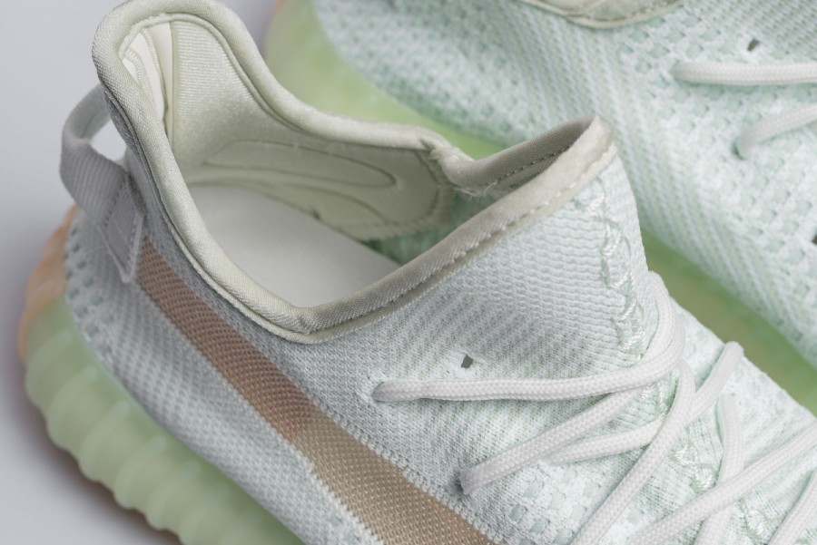 Кроссовки Adidas Yeezy 350 V2