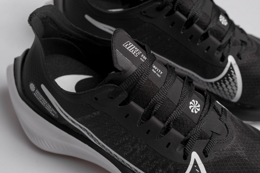 Кроссовки Nike Zoom Gravity