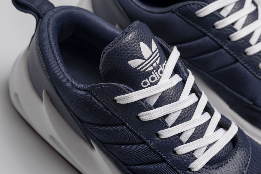 Кроссовки Adidas SHARKS