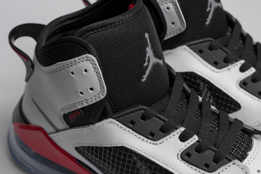 Кроссовки Air Jordan Mars 270