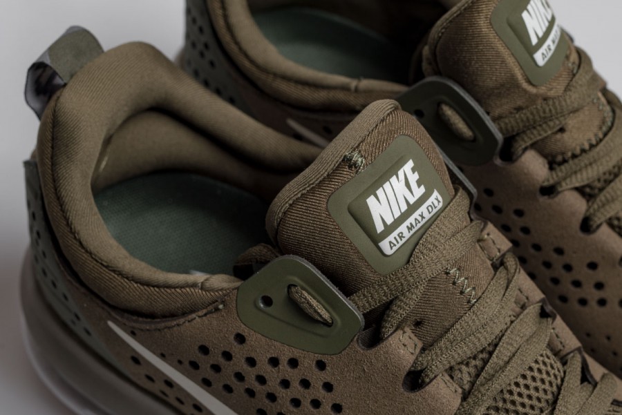 Кроссовки Nike Air Max DLX