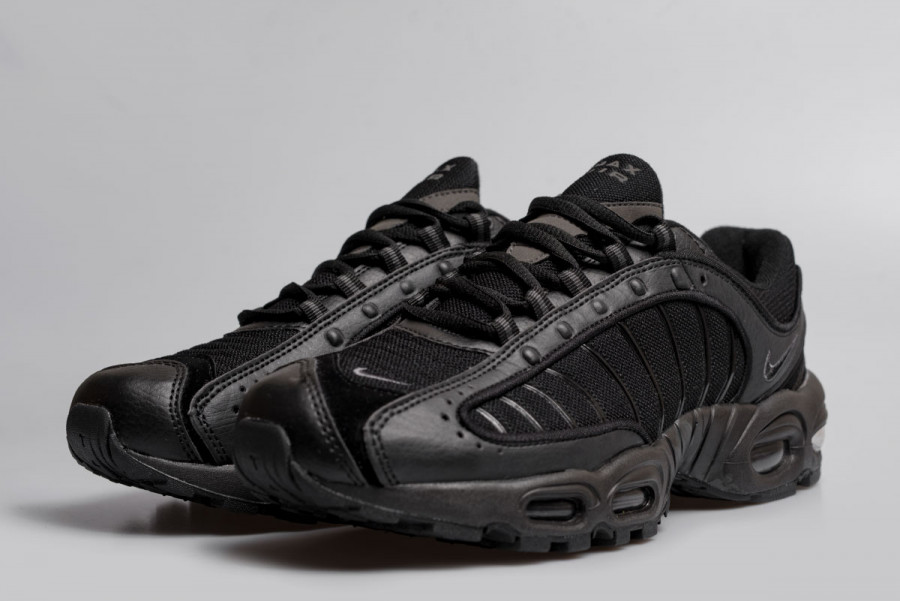 Кроссовки Nike Air Max Tailwind IV