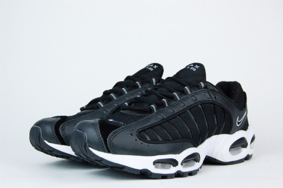 Кроссовки Nike Air Max Tailwind IV