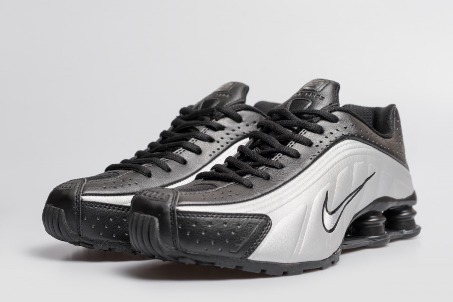 Кроссовки Nike Shox R4