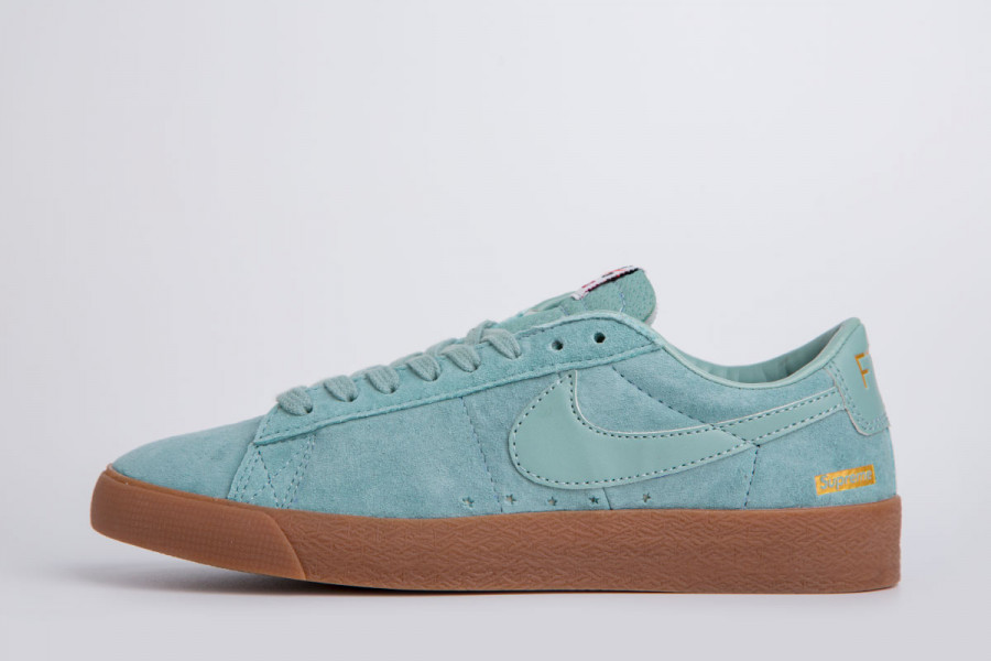 Кроссовки Nike SB Blazer Low GT x Supreme