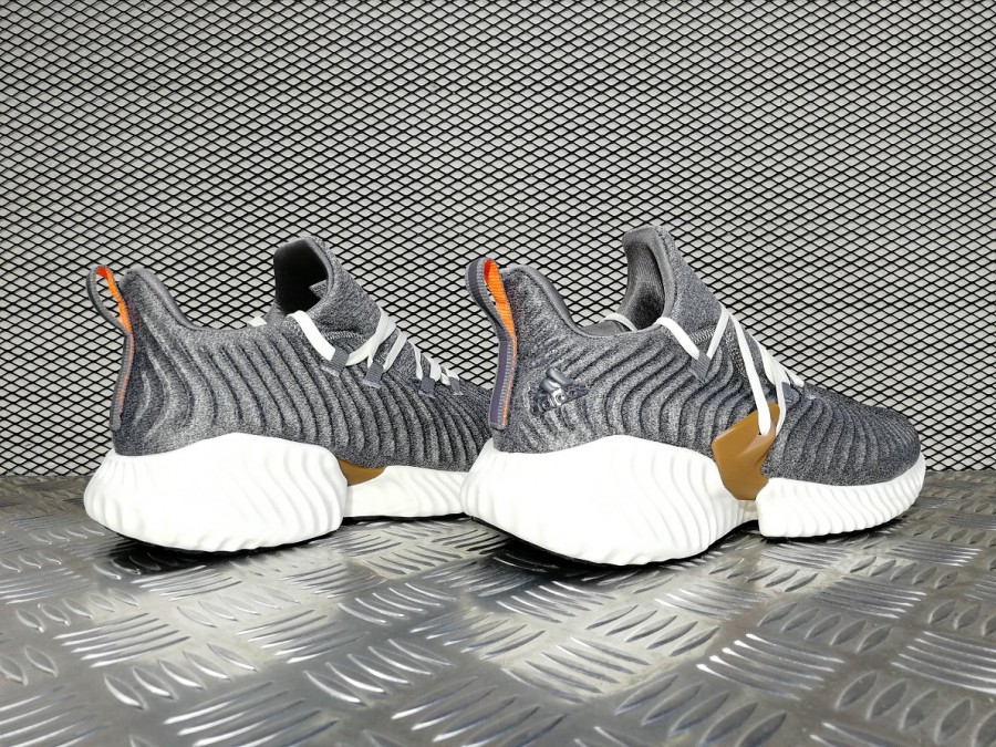 кроссовки мужские Adidas Alphabounce Instinct Core Heather / Clear Brown / Raw Desert