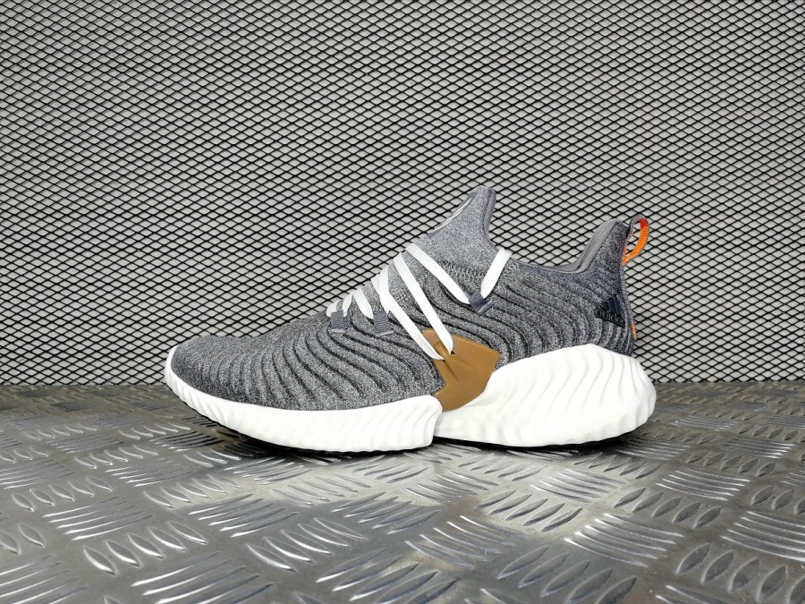 кроссовки мужские Adidas Alphabounce Instinct Core Heather / Clear Brown / Raw Desert