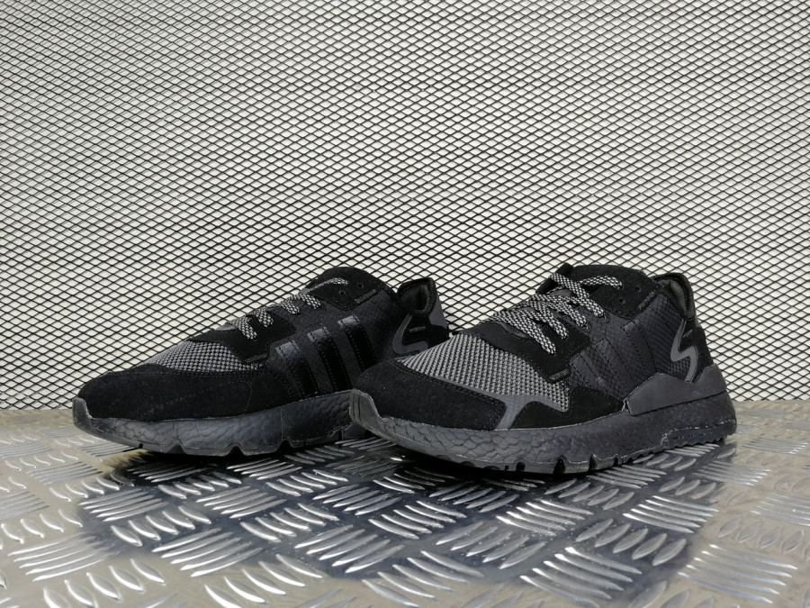 кроссовки мужские Adidas Nite Jogger Core Black / Carbon / Carbon