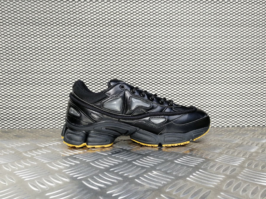кроссовки мужские Adidas Ozweego 2 X Raf Simons Bunny Core Black / Gum