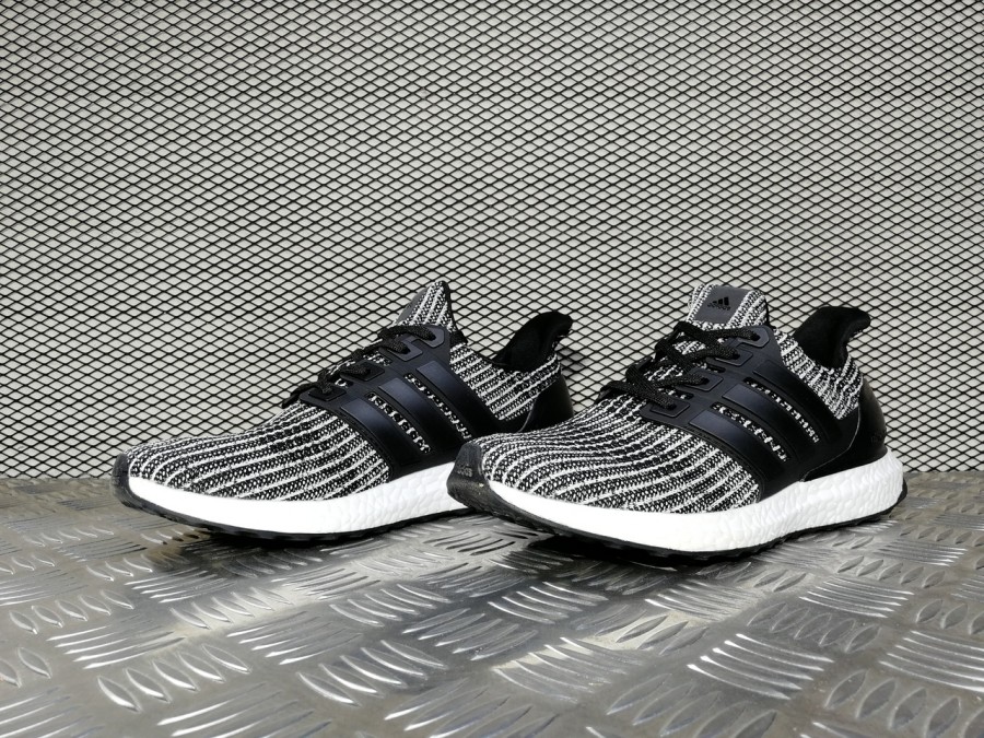 кроссовки мужские Adidas Ultraboost 4.0 Black / White Zebra