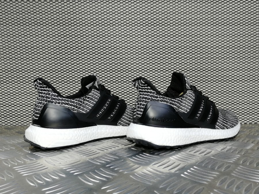 кроссовки мужские Adidas Ultraboost 4.0 Black / White Zebra