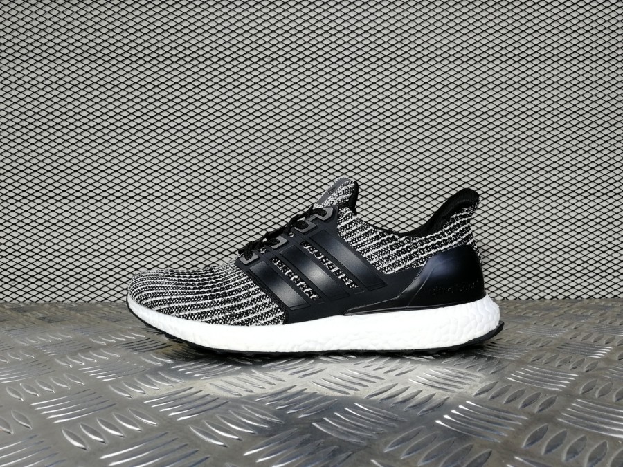 кроссовки мужские Adidas Ultraboost 4.0 Black / White Zebra