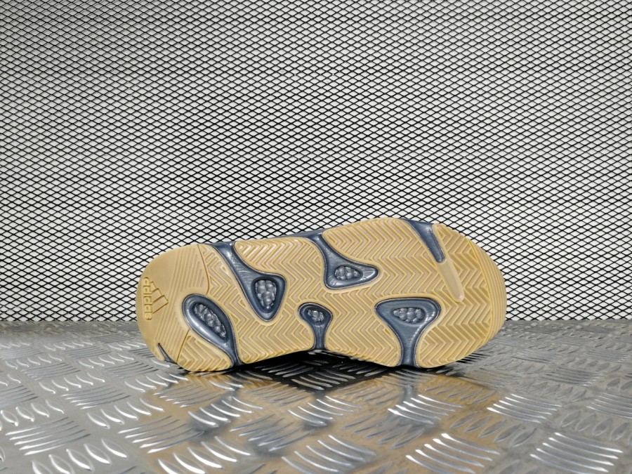 кроссовки мужские Adidas Yeezy Boost 700 V2 Geode